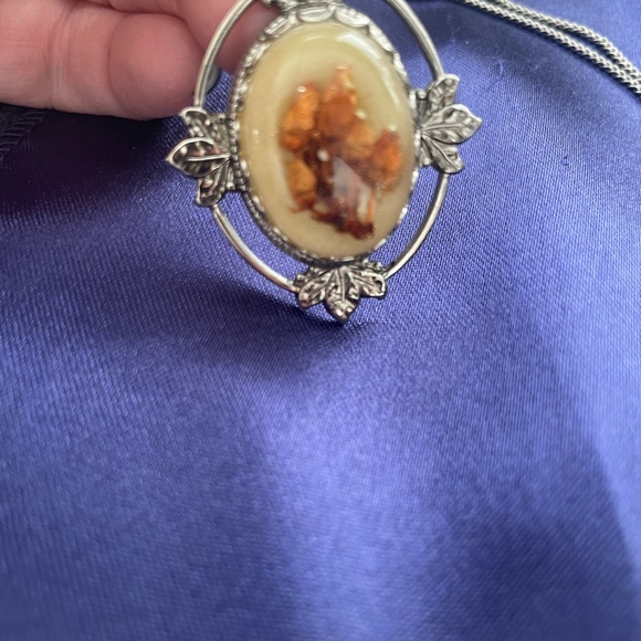 Vintage Dried Flower with Acrylic Overlay Pendant - Picture 4 of 4